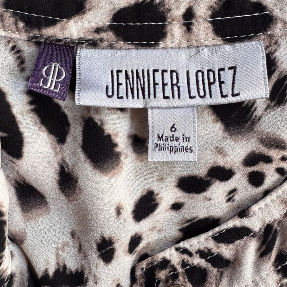 Jennifer Lopez Size 6 Romper Animal Print Long Or 3/4 Sleeve Buttons Mob Wife - Picture 9 of 12